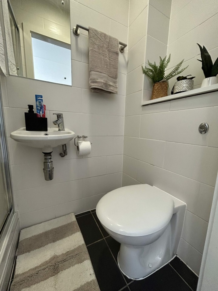 Studio Flat, City Point, L5, N1 7GU photo 5