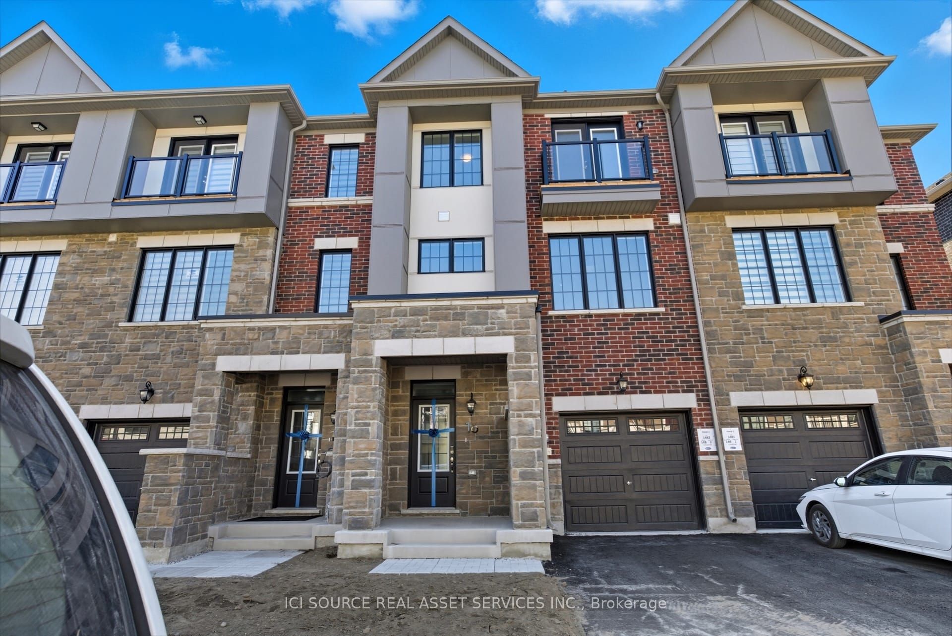 16 Pearen Lane, Barrie, ON, L9J 0Z6
