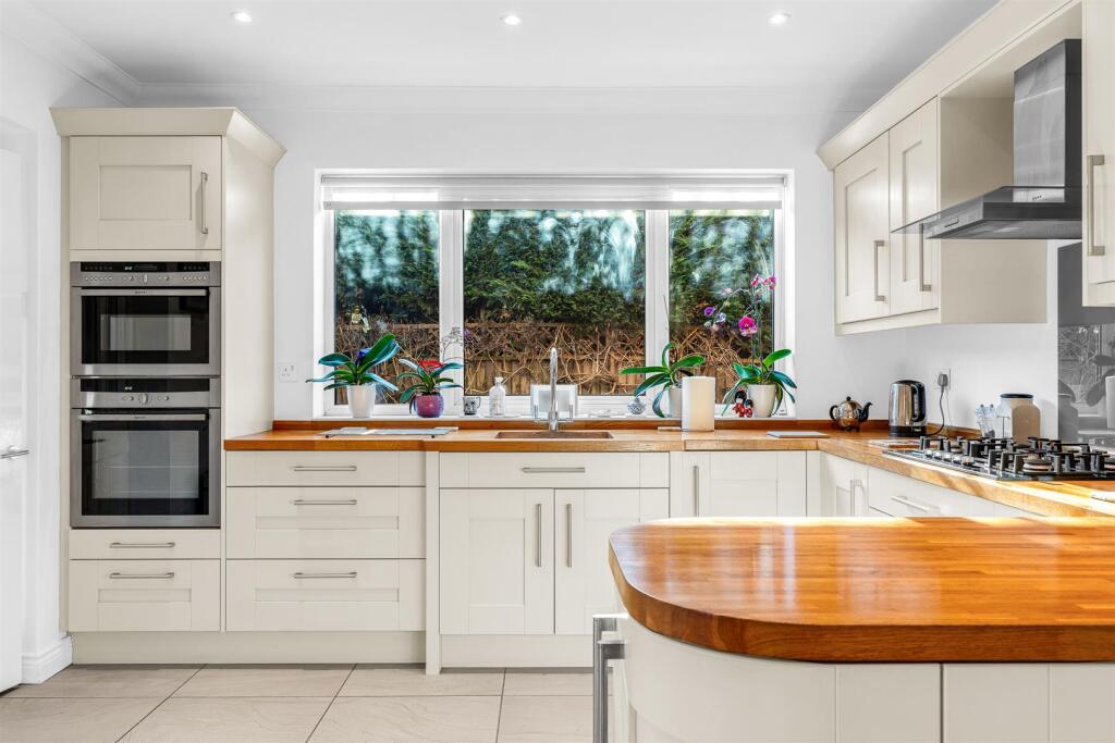 Additional image 8 of Canonsfield Road, Welwyn