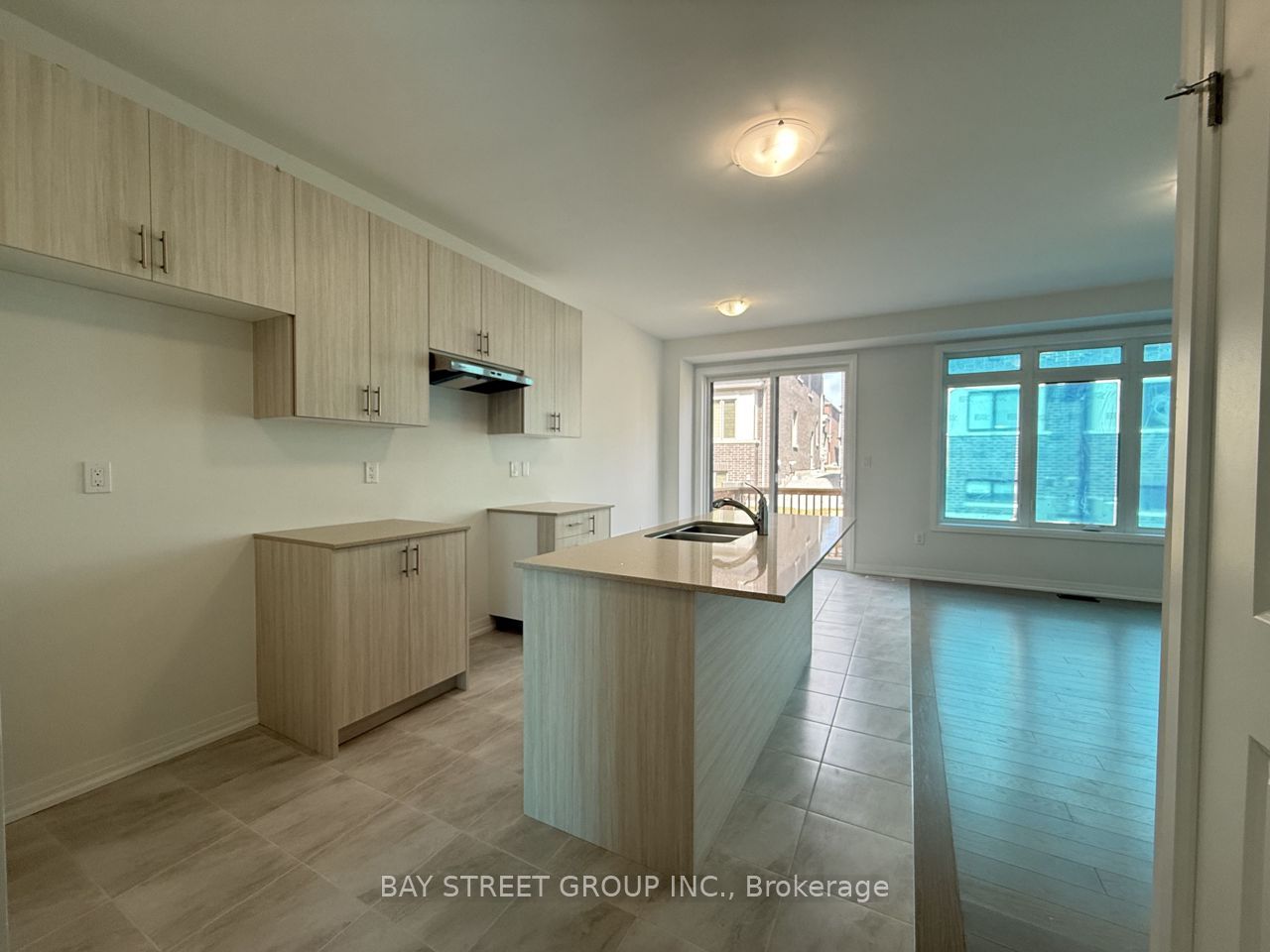 1034 Valhalla Terrace, Pickering, ON, L1X 0P8 photo 3