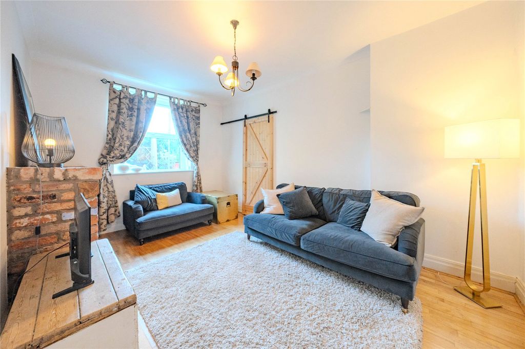 Additional image 6 of 3 bed flat for saleOaklea Hall Close, Adel, Leeds, West Yorkshire LS16