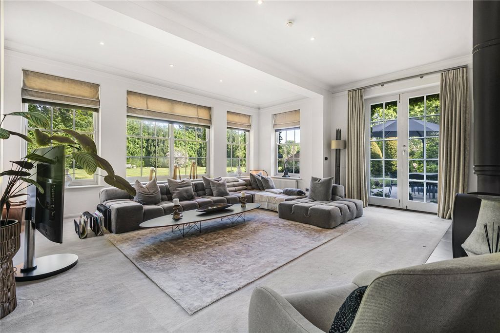 Additional image 8 of 6 bed detached house for saleHigh Street, Hurley, Berkshire SL6