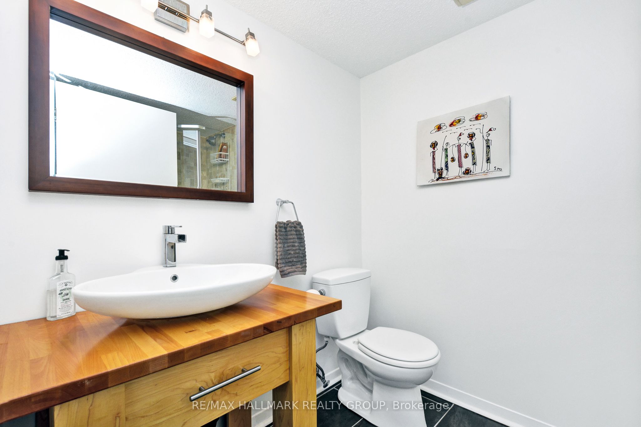 Additional image 5 of 256 Bruyere Street, Ottawa, ON, K1N 5E6