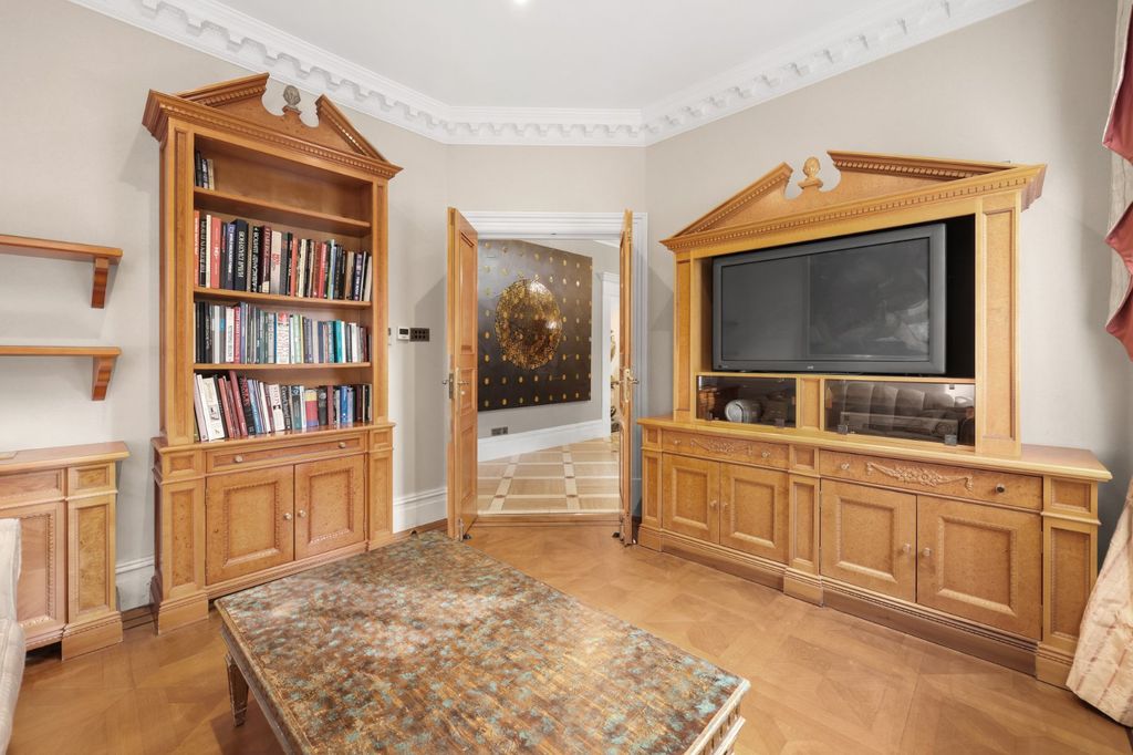 Additional image 26 of 8 bed detached house for saleByron Drive, London N2