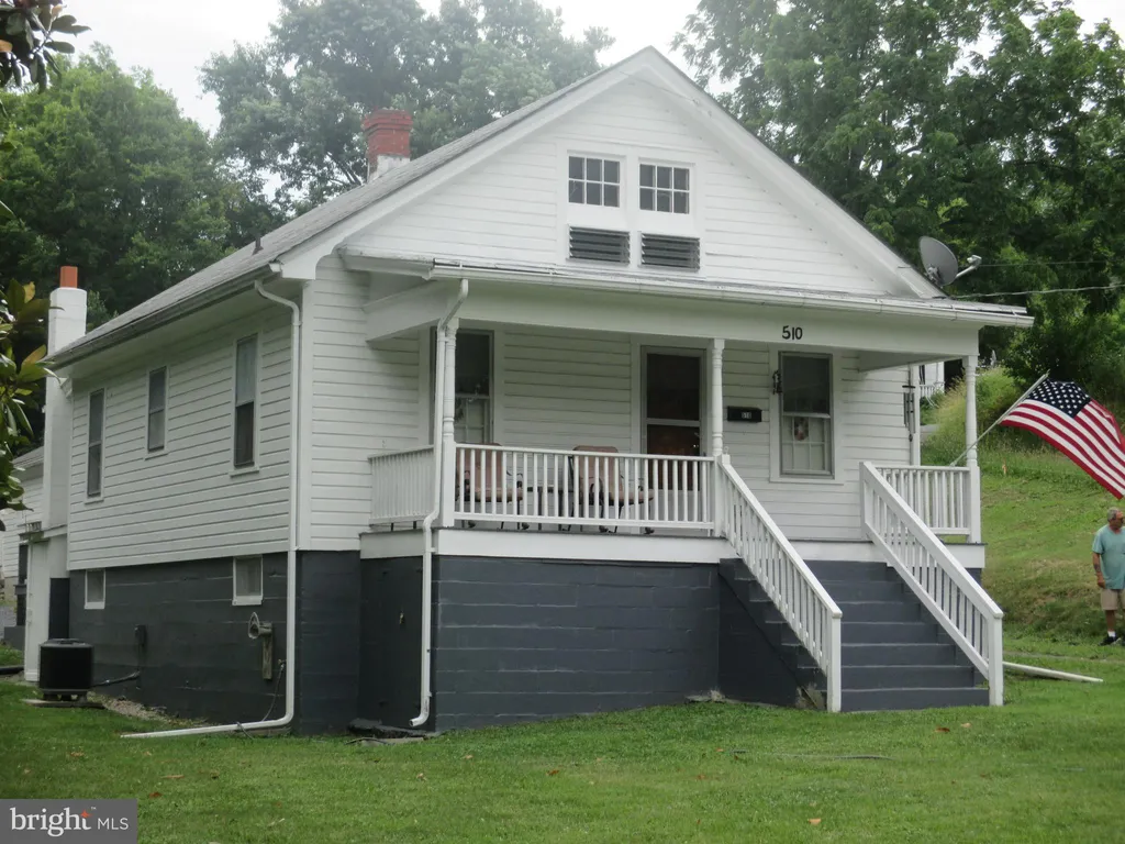 510 Massanutten Street, Strasburg, VA 22657