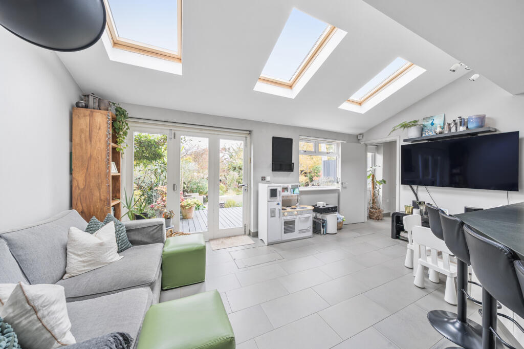 Additional image 10 of Park Rise, Harpenden, AL5