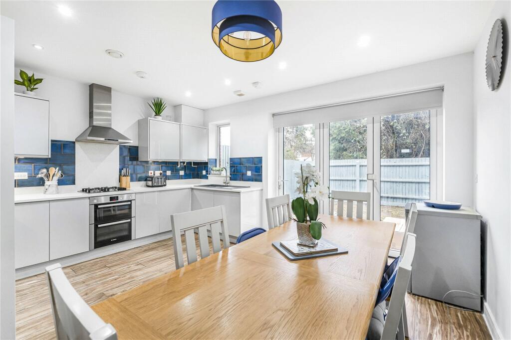 Additional image 3 of Green Close, Brookmans Park, Hertfordshire, AL9