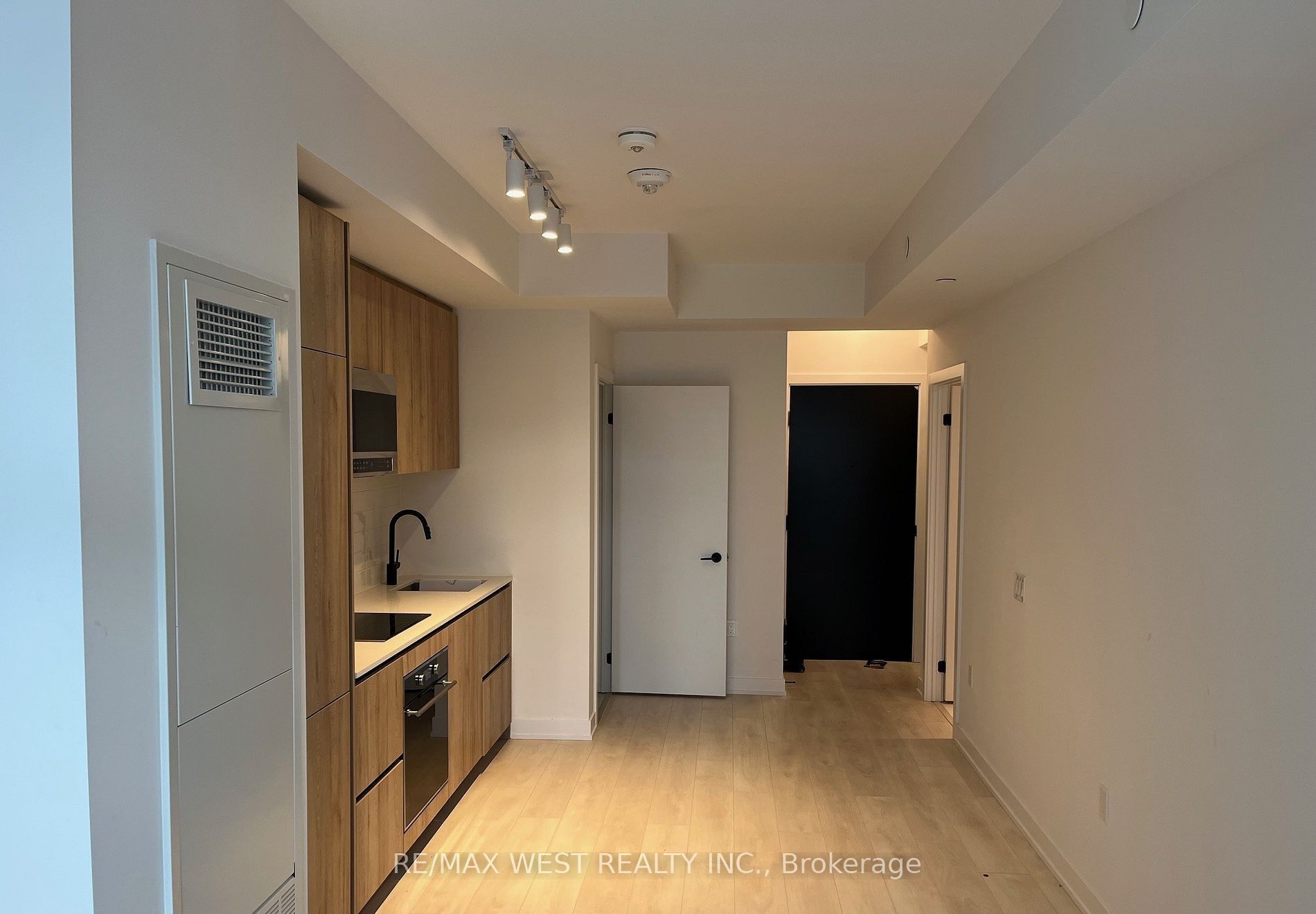 Additional image 3 of 2503-127 Broadway Avenue, Toronto, ON, M4P 1V4