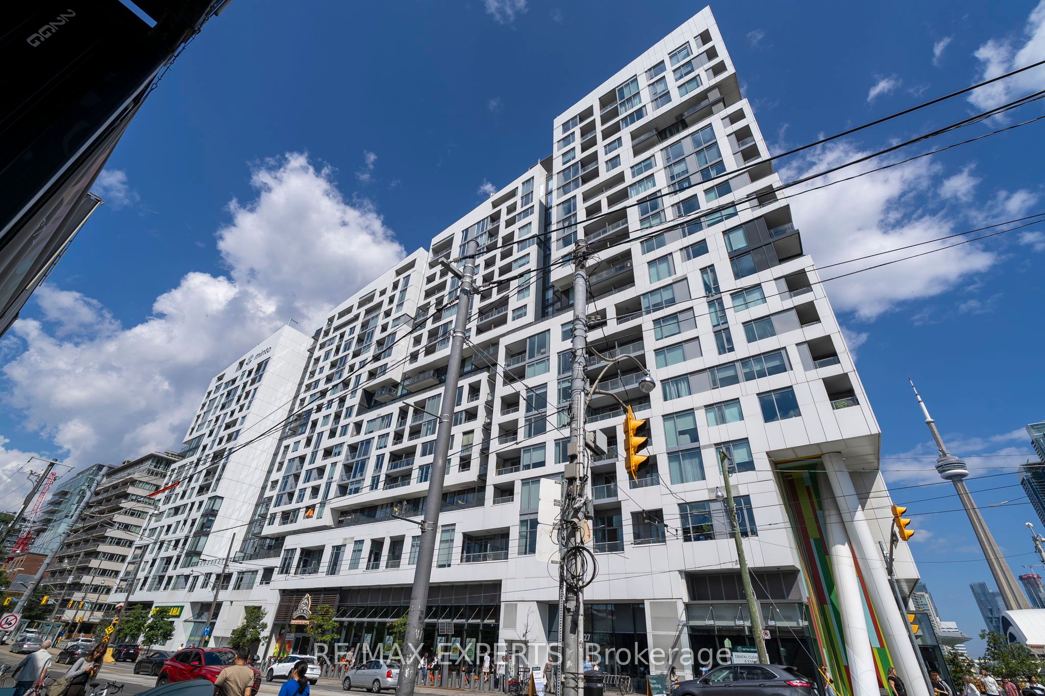 27 Bathurst Street, Toronto, ON, M5V 2P1