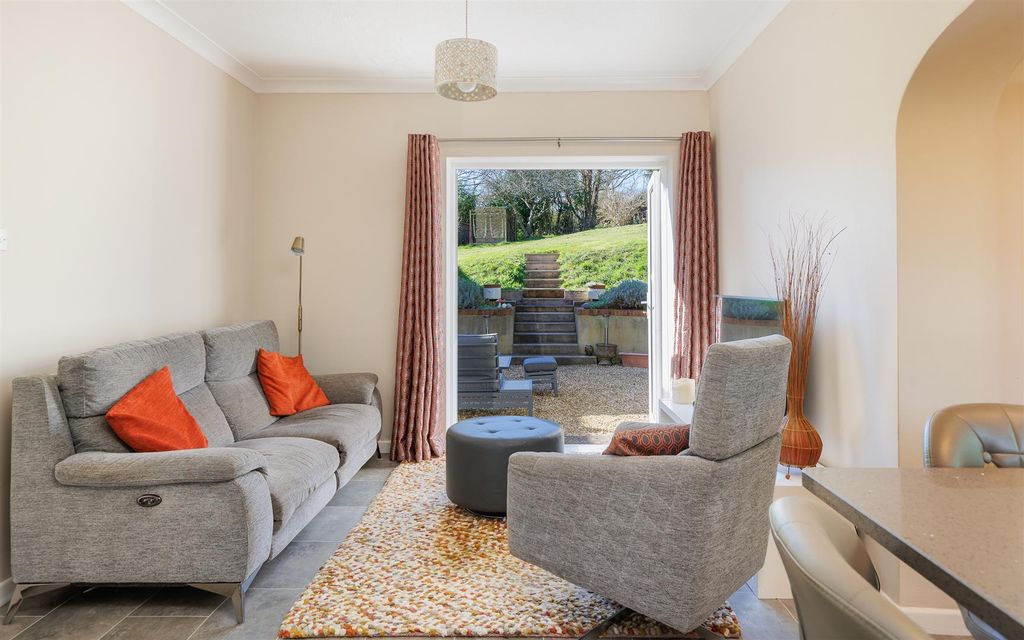 Additional image 6 of 6 bed detached house for saleNewport, Isle Of Wight PO30