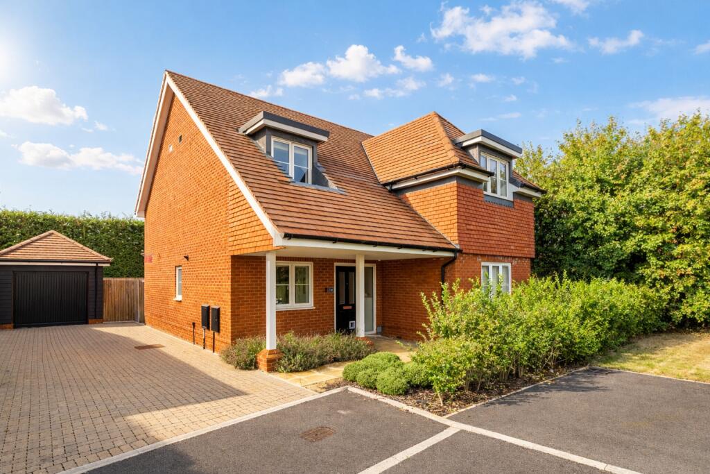 Lawrence Close, Smallford, St. Albans, Hertfordshire, AL4