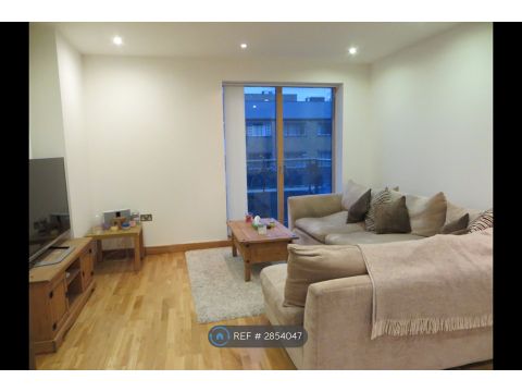 Frances Wharf, London E14