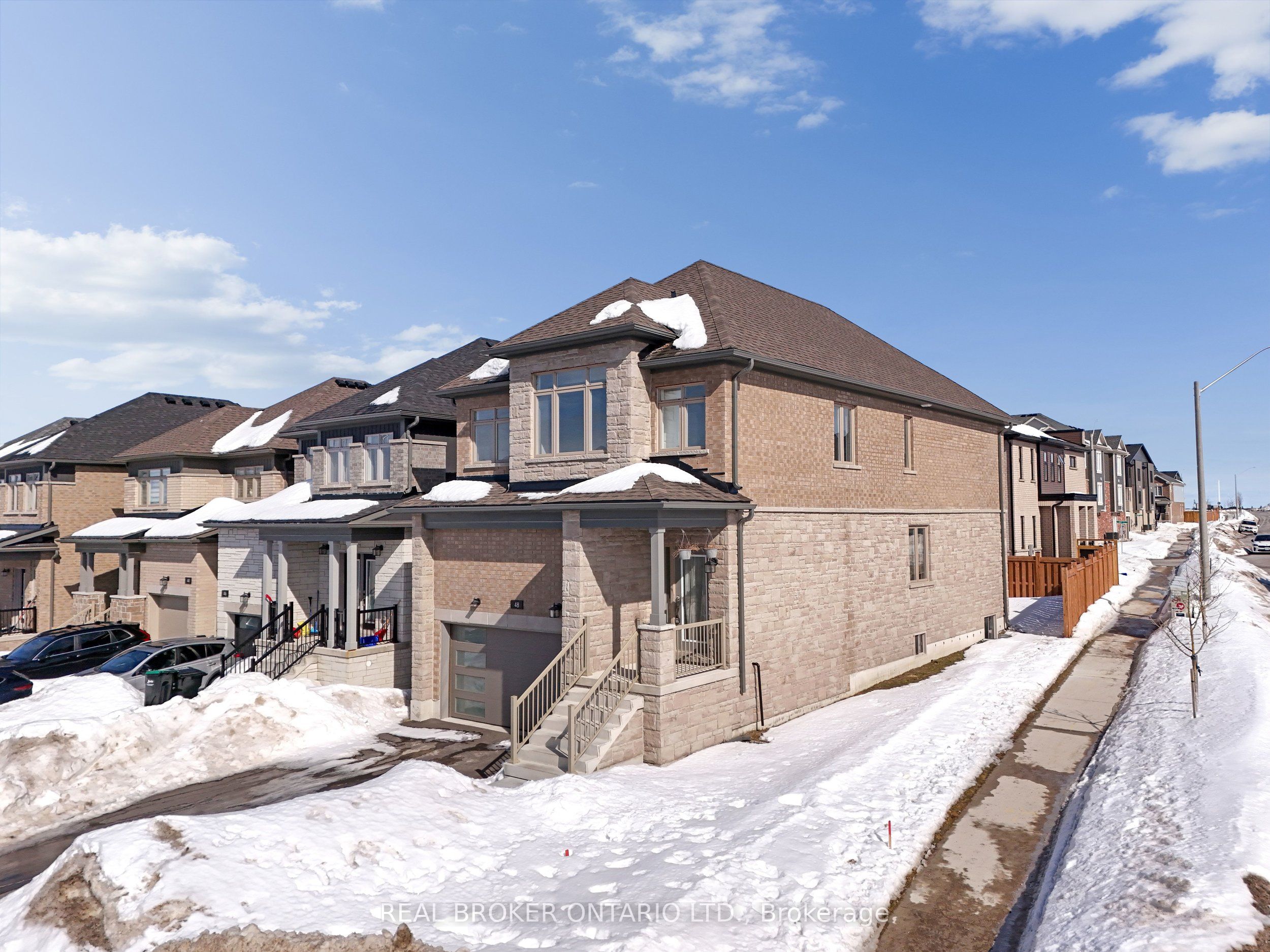 48 Barnyard Trail, Barrie, ON, L9J 0C2