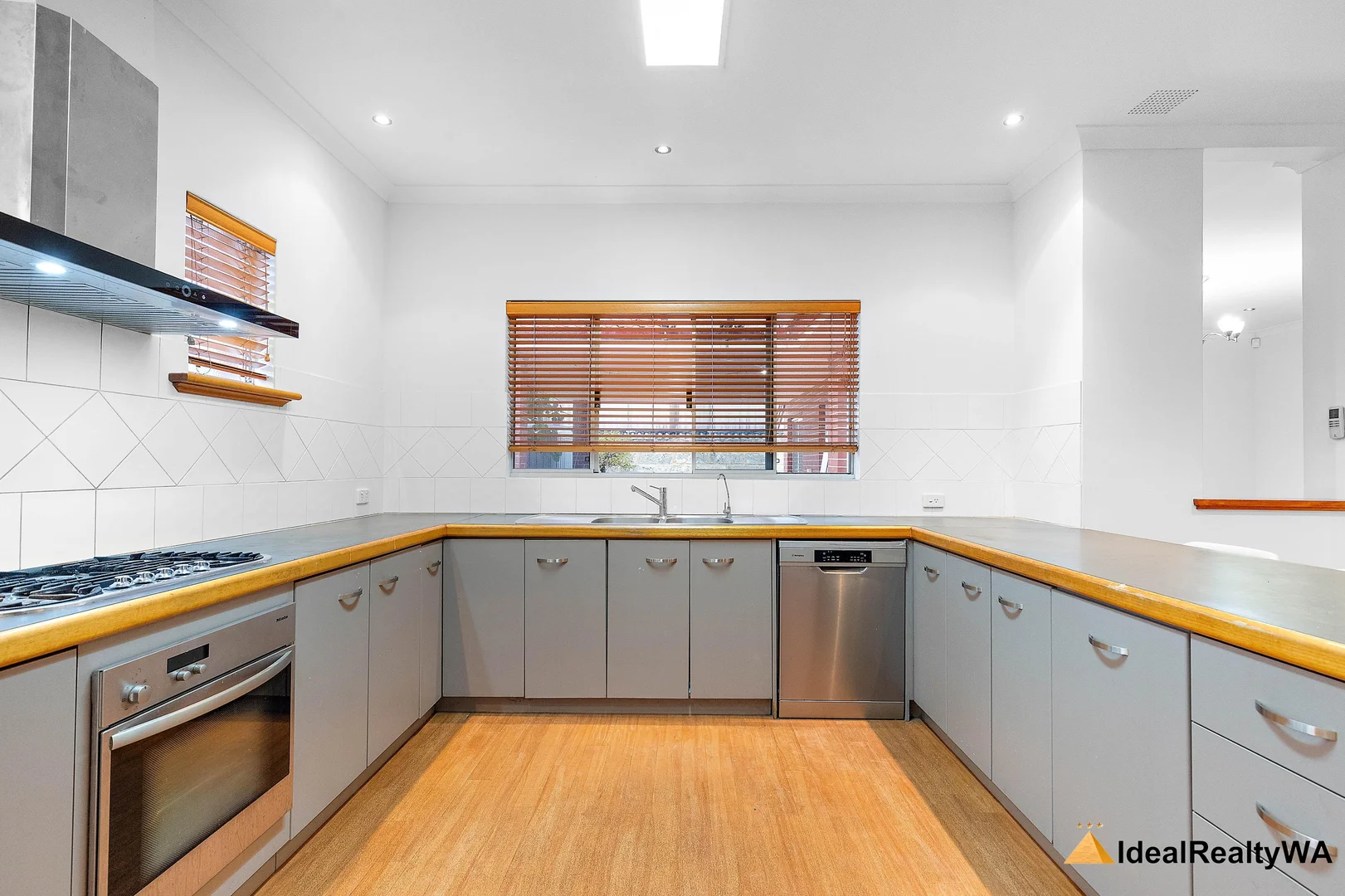 Additional image 7 of 4 Satinwood Court, Thornlie WA 6108