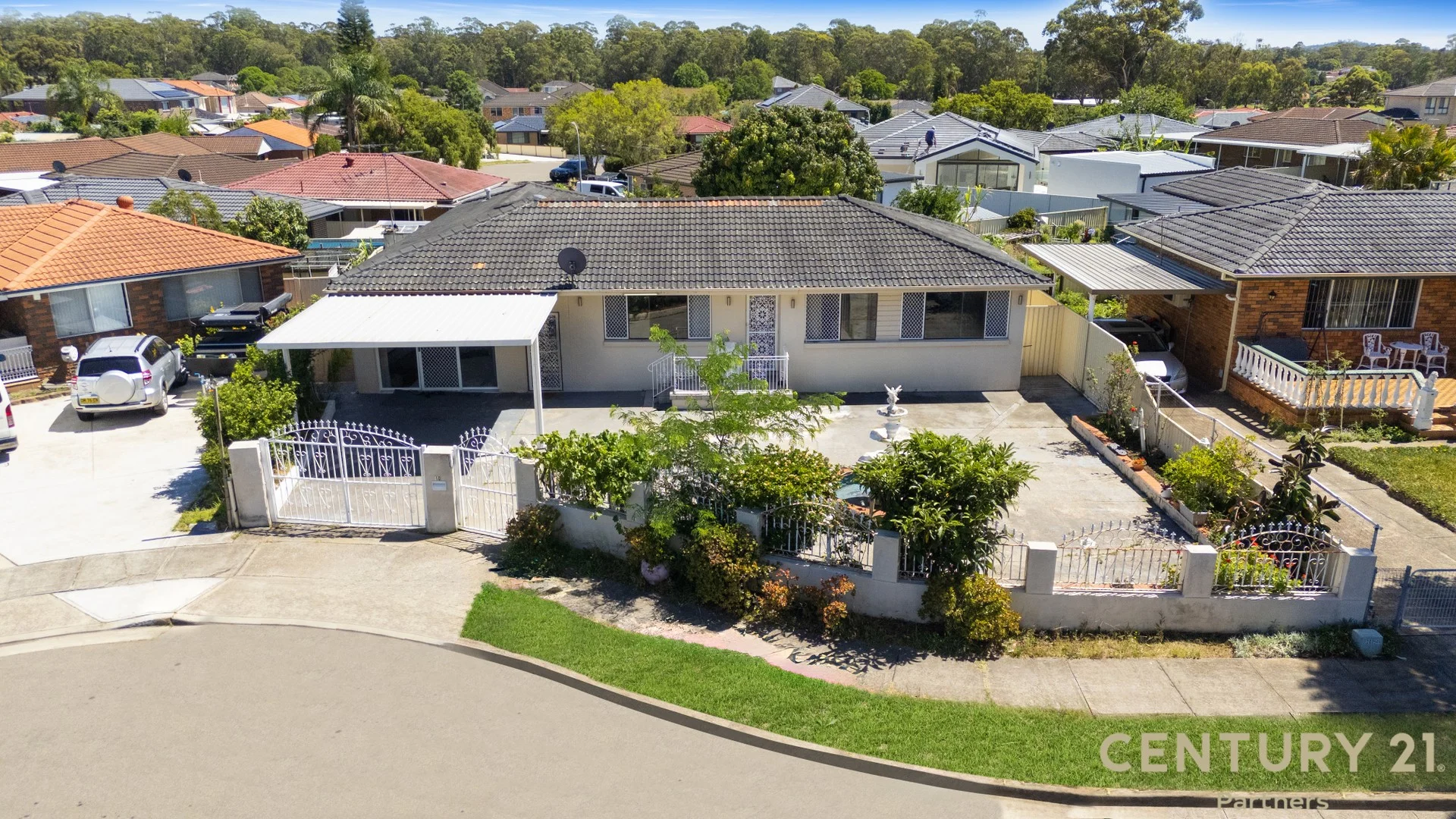 10 Caddo Close, Greenfield Park NSW 2176