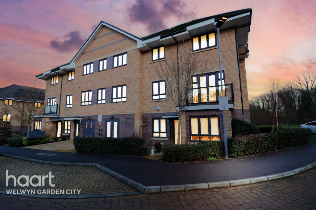 William Close, WELWYN GARDEN CITY photo 3