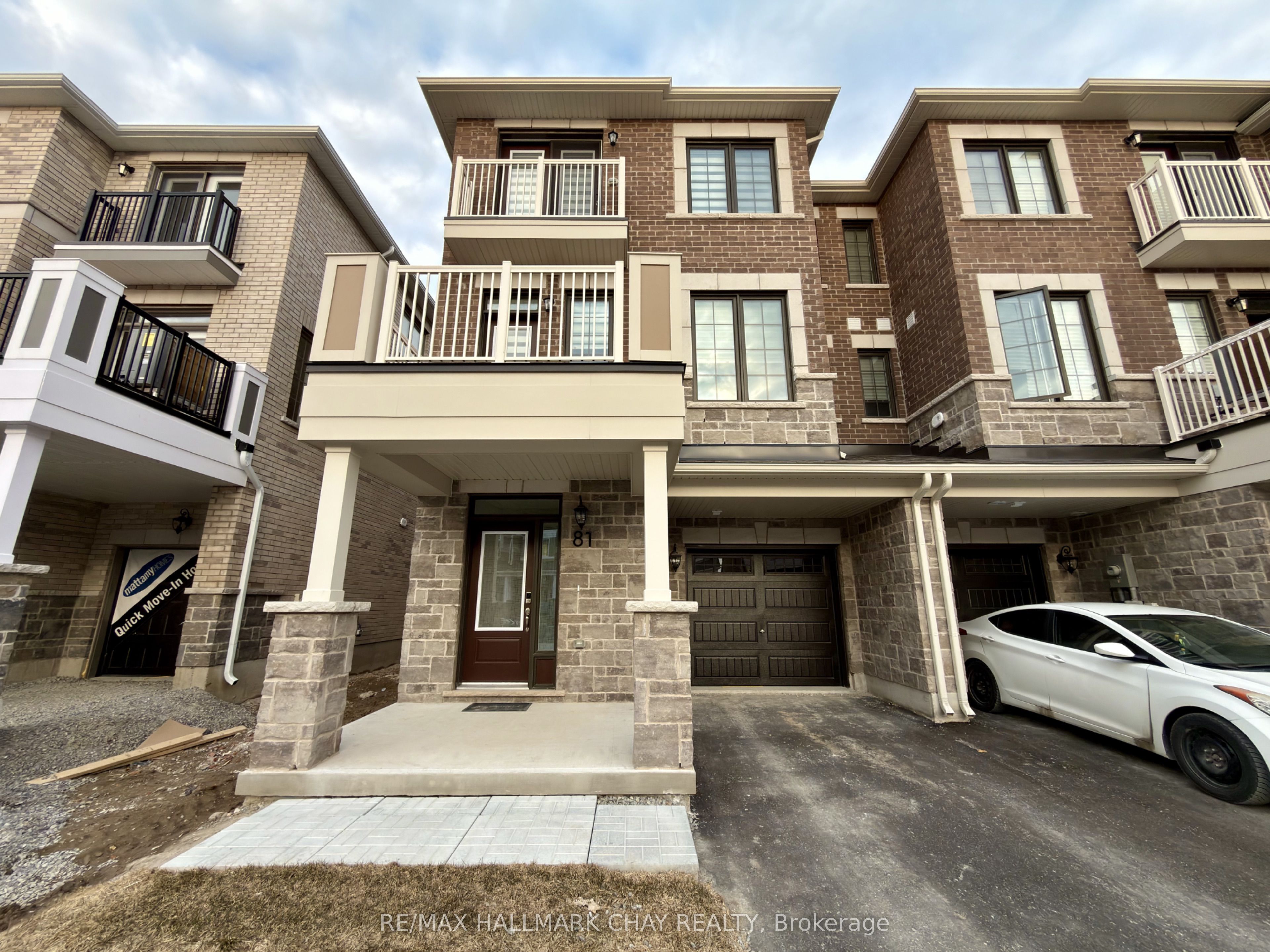 81 Vinewood Crescent, Barrie, ON, L9J 0B7 photo 2