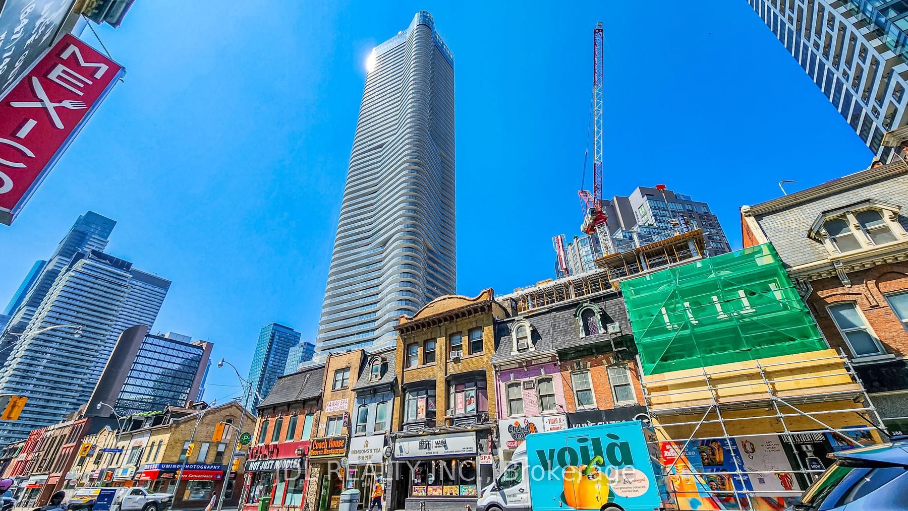 2212-11 Wellesley Street W, Toronto, ON, M4Y 0G4