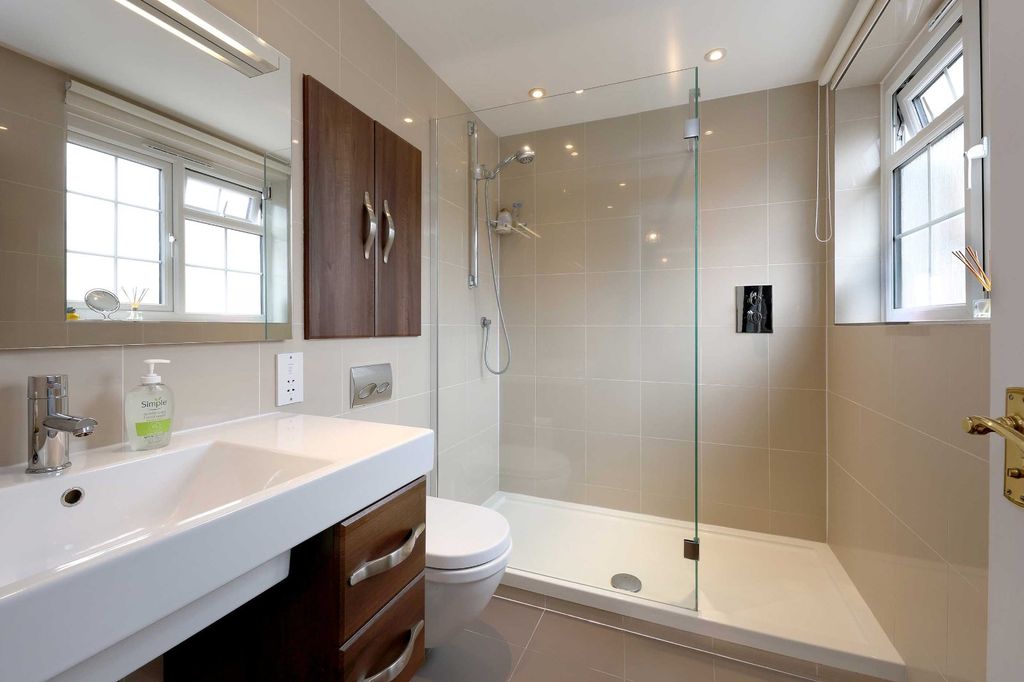 Additional image 8 of 4 bed flat for saleGrove Road, Beaconsfield, Buckinghamshire HP9