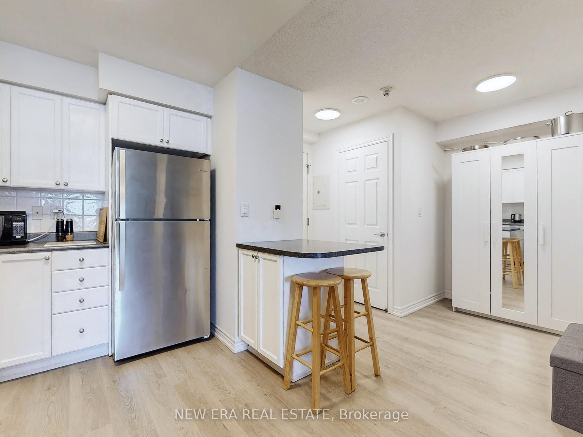 Additional image 4 of 923-3888 Duke Of York Boulevard, Mississauga, ON, L5B 4P5