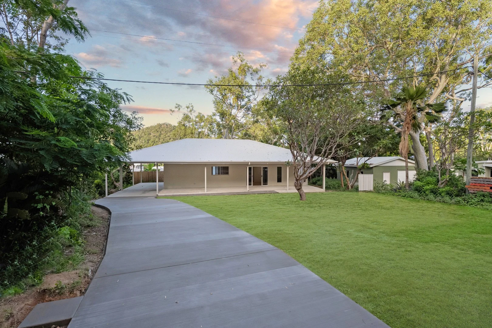 39 Yule Street, Picnic Bay QLD 4819