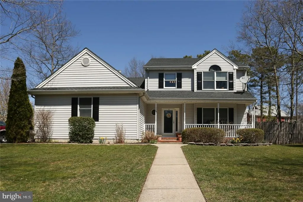 217 Lazy Oak Lane, Manahawkin, NJ 08050