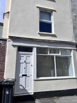 Highland Crescent, Bristol BS8
