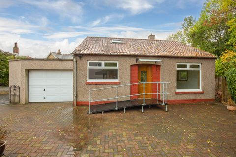 34 Viewfield Road, Juniper Green EH14