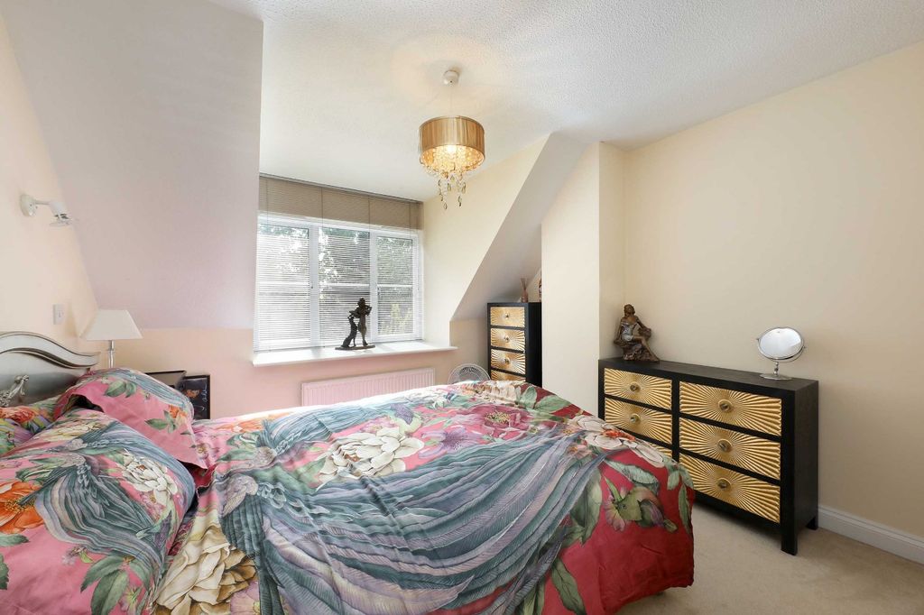 Additional image 12 of 3 bed terraced house for saleHubert Day Close, Beaconsfield, Buckinghamshire HP9