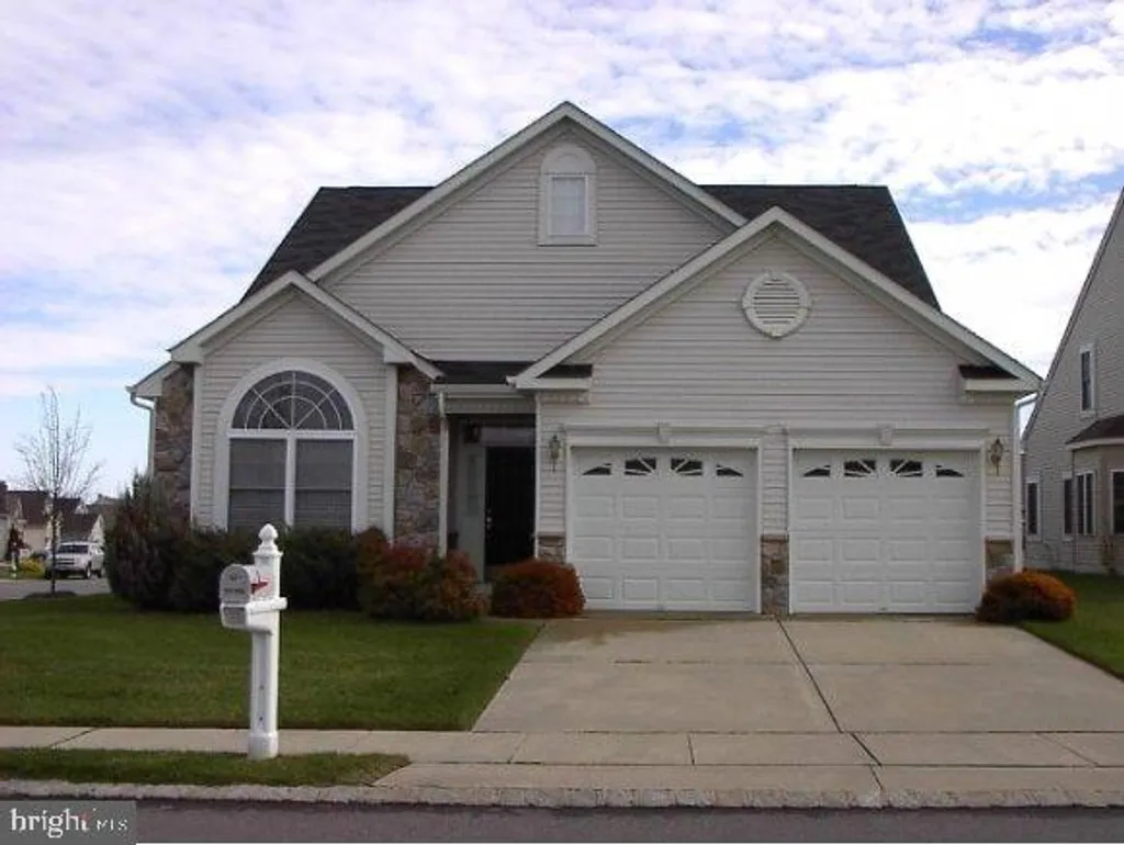 1 Chadwick Ct Court, Waretown, NJ 08758