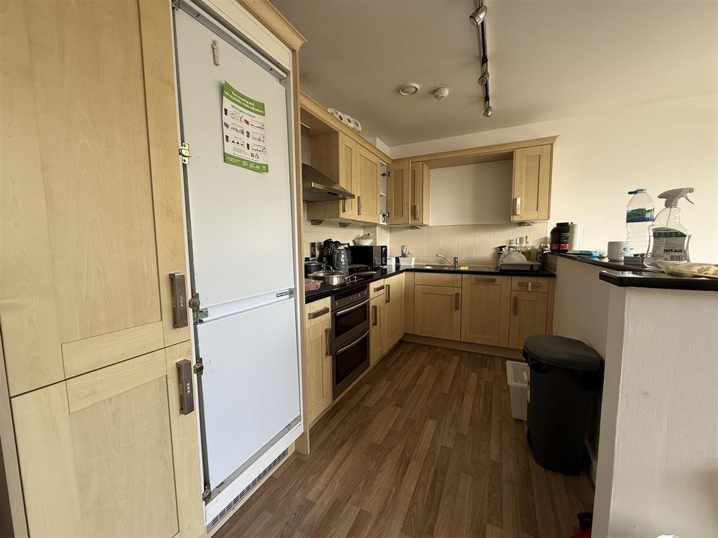 Additional image 6 of 2 bed flat for saleLloyd George Avenue, Cardiff CF10