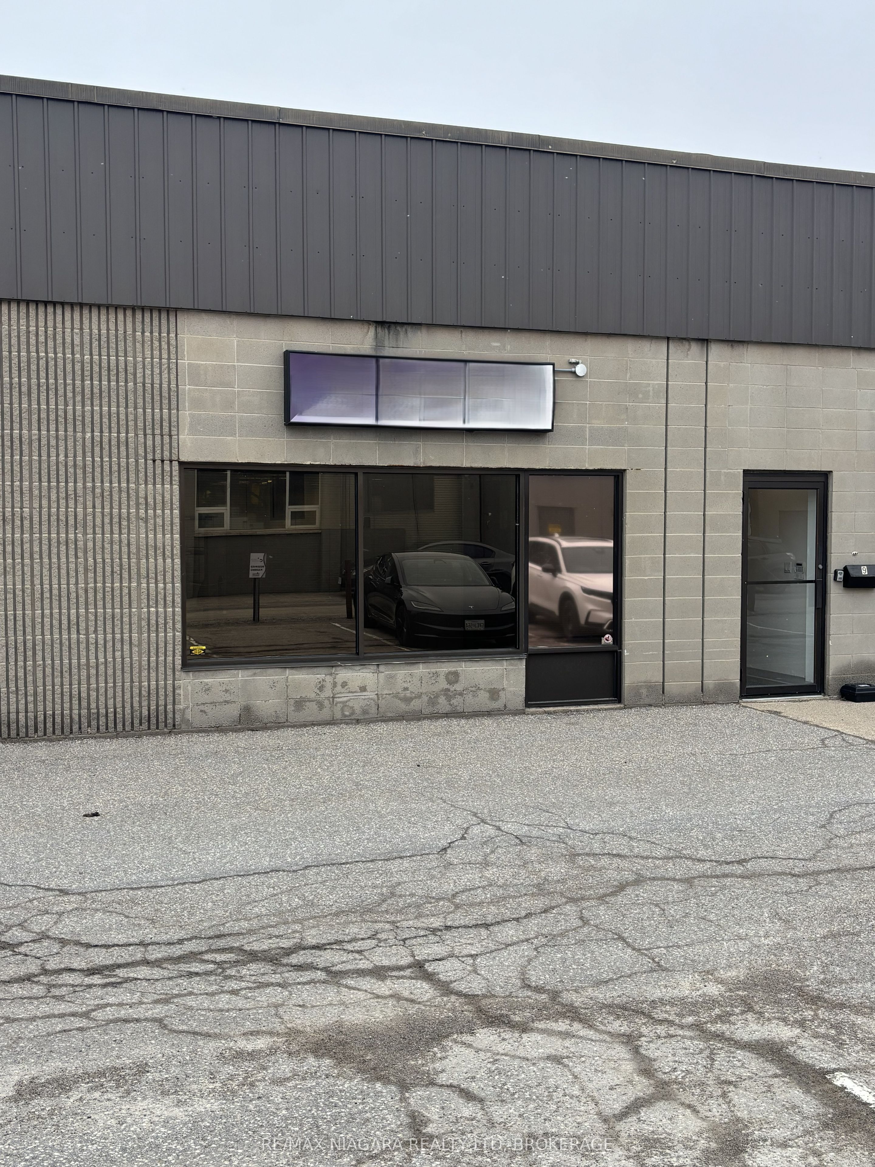 8 Hiscott Street, St. Catharines, ON, L2R 1C6