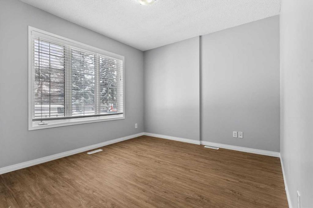 Additional image 3 of 3101 39 Street SW, Calgary, AB, T3E 3G9