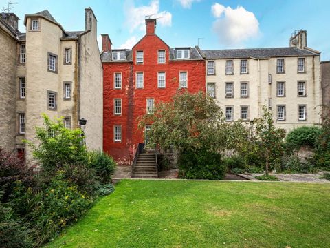 Chessels Court, 240 Canongate, Edinburgh EH8
