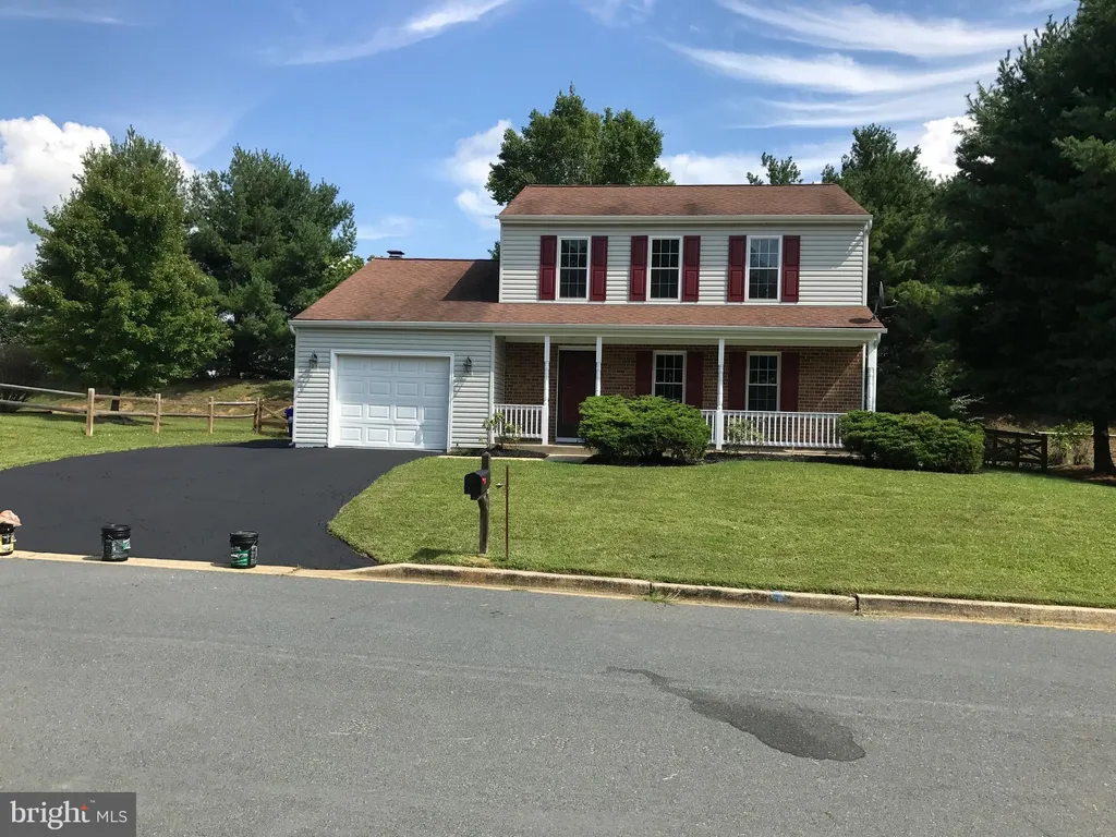 10 Blackburn Court, Burtonsville, MD 20866