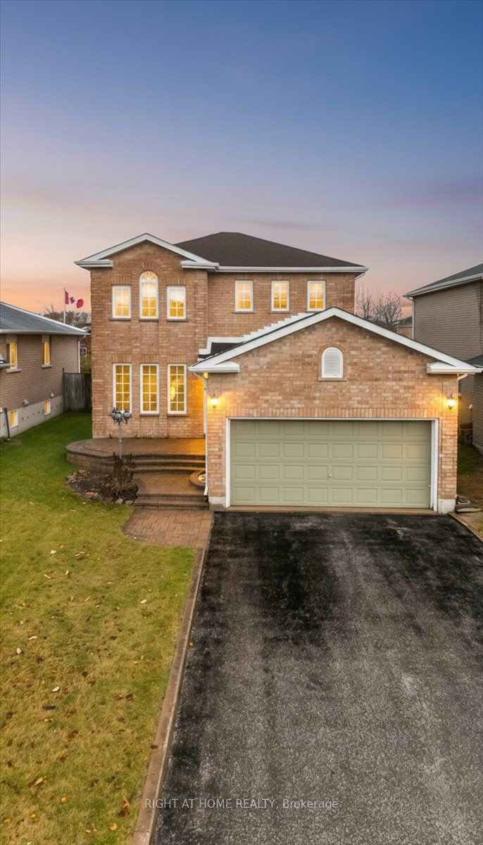 7 Michael Crescent, Barrie, ON, L4M 6Y9