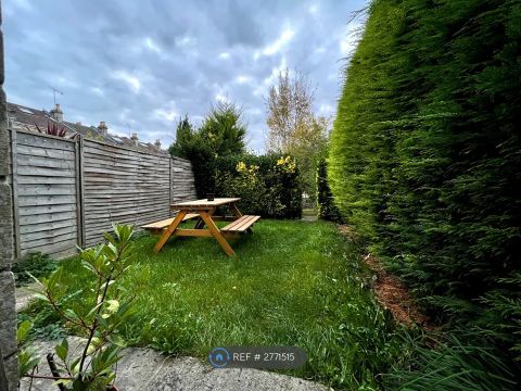 Claude Avenue, Bath BA2