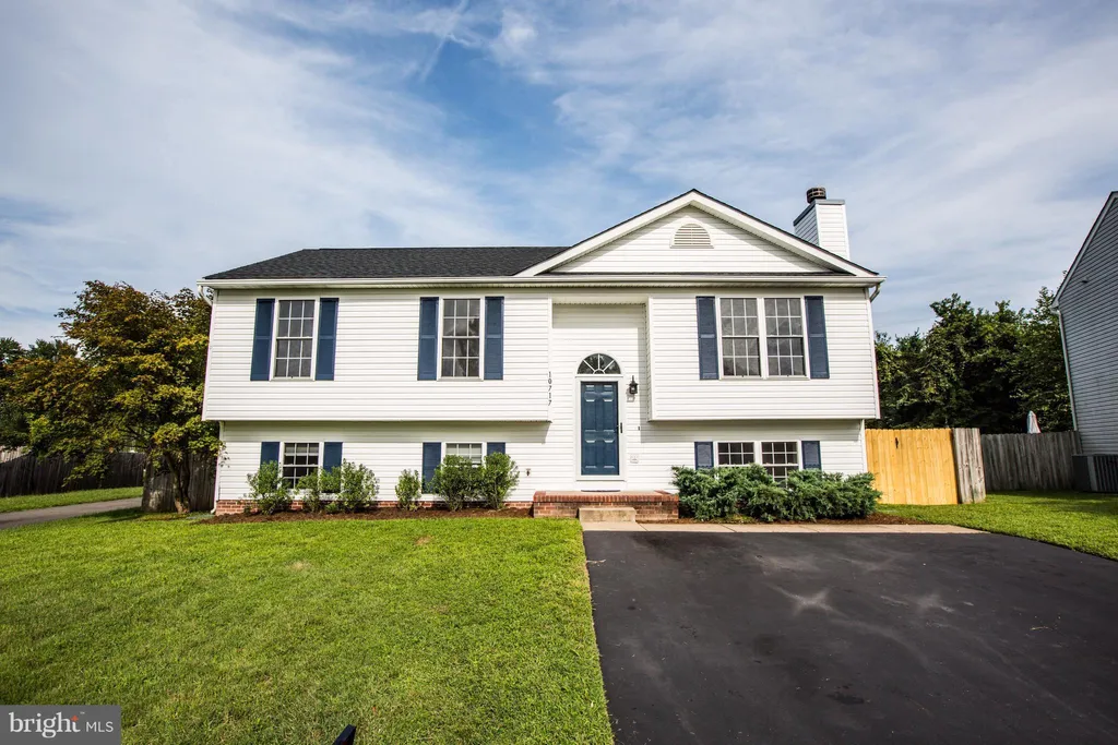 10717 Hamiltons Crossing Drive, Fredericksburg, VA 22408