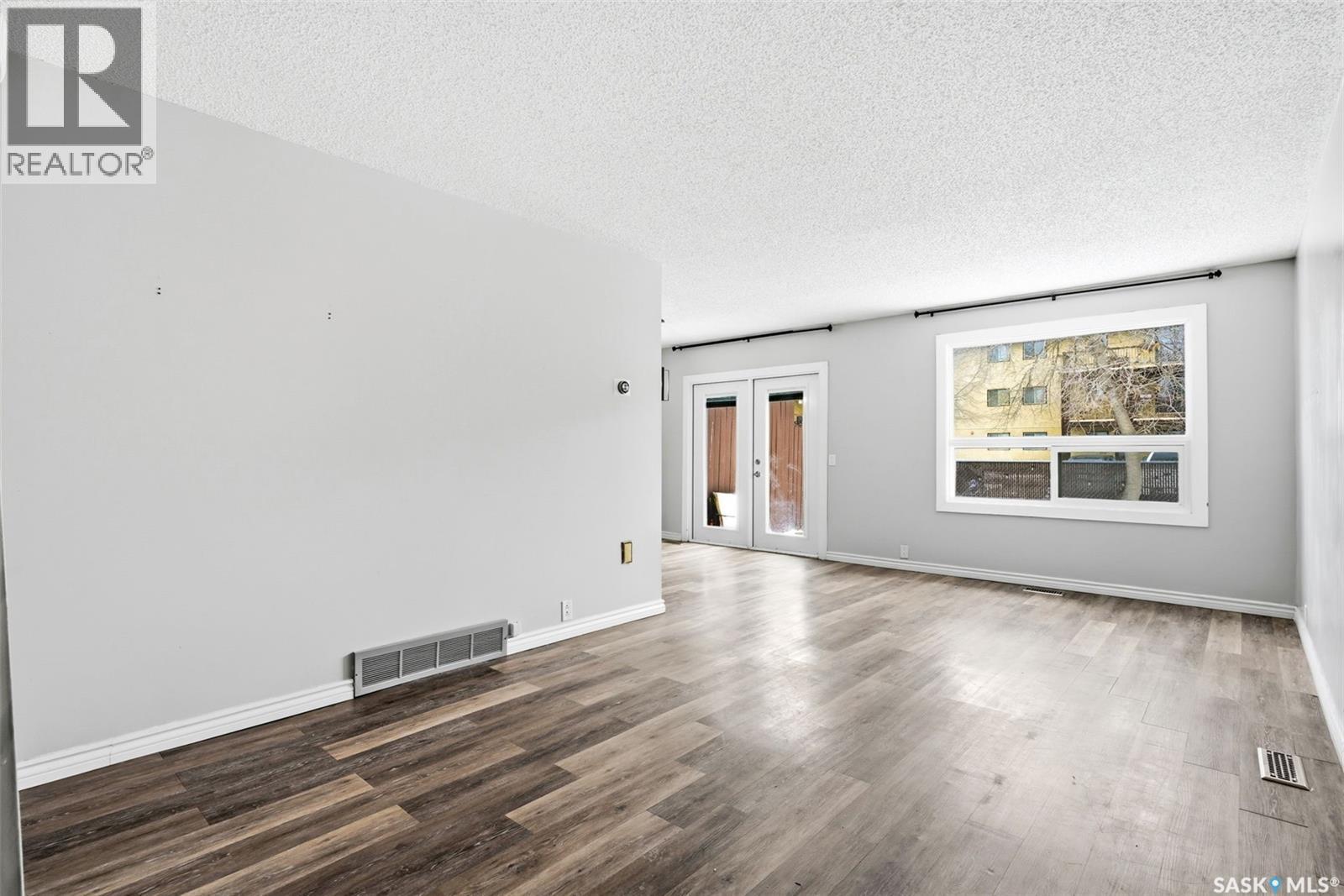 Additional image 3 of 1130 12th Avenue N, Regina, SK, S4R7W7