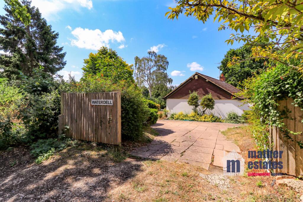 Lane End, Hatfield