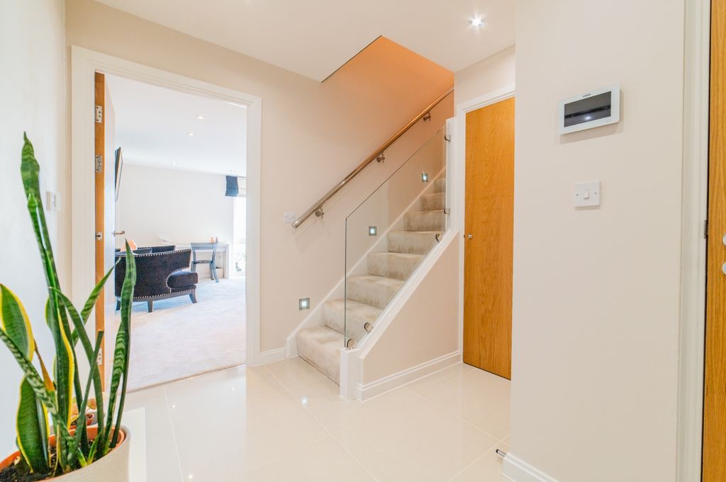 Additional image 32 of 2 bed flat for saleHansen Court, Cardiff Bay CF10