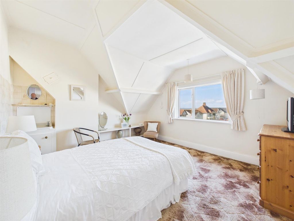Additional image 16 of 3 bed flat for saleLougher Gardens, Porthcawl CF36