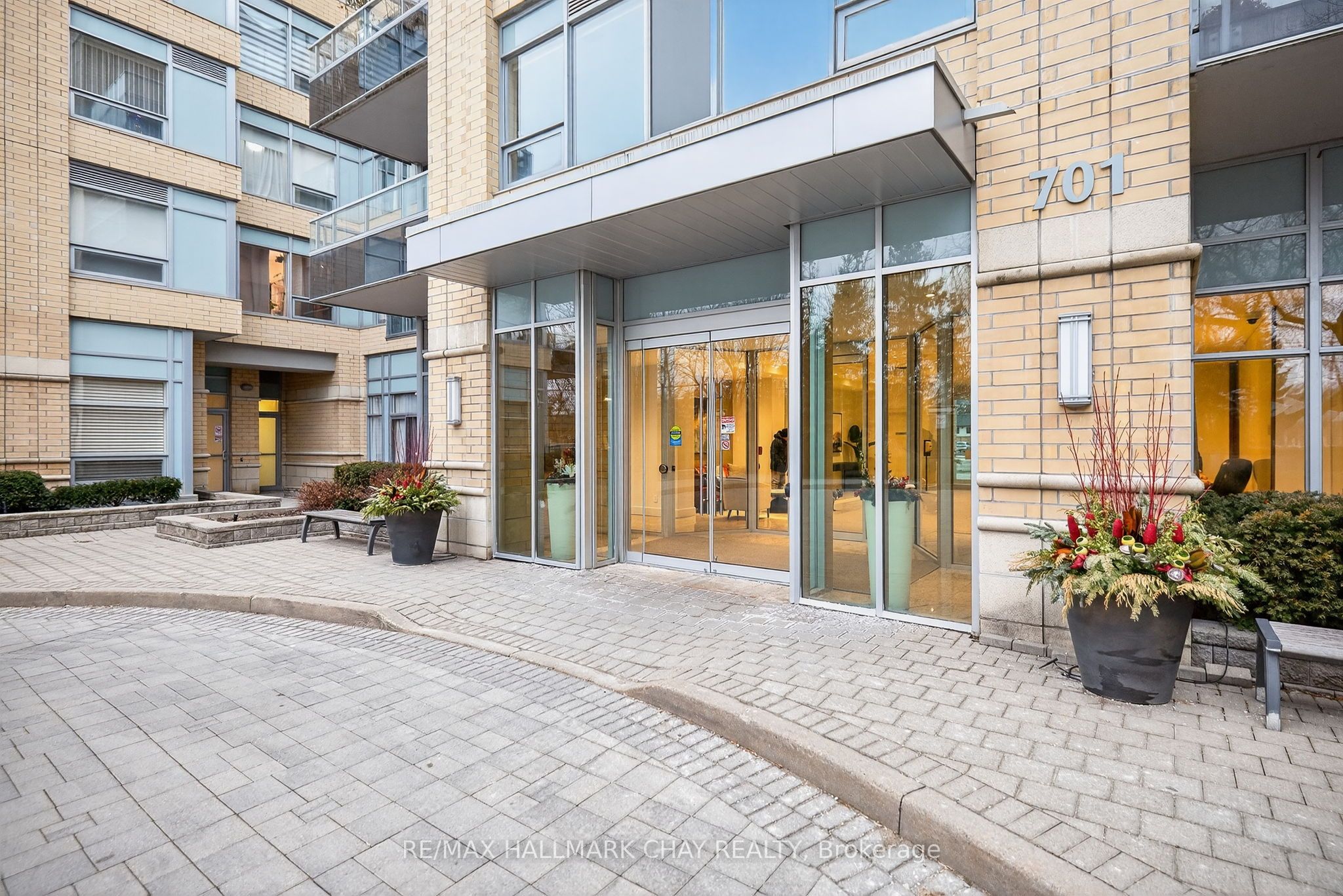 108-701 Sheppard Avenue W, Toronto, ON, M3H 2S7