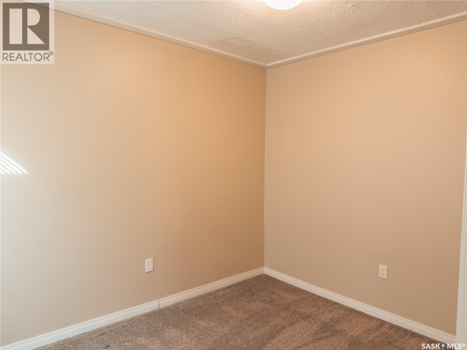 Additional image 6 of 118 32nd Street W, Saskatoon, SK, S7L0S1