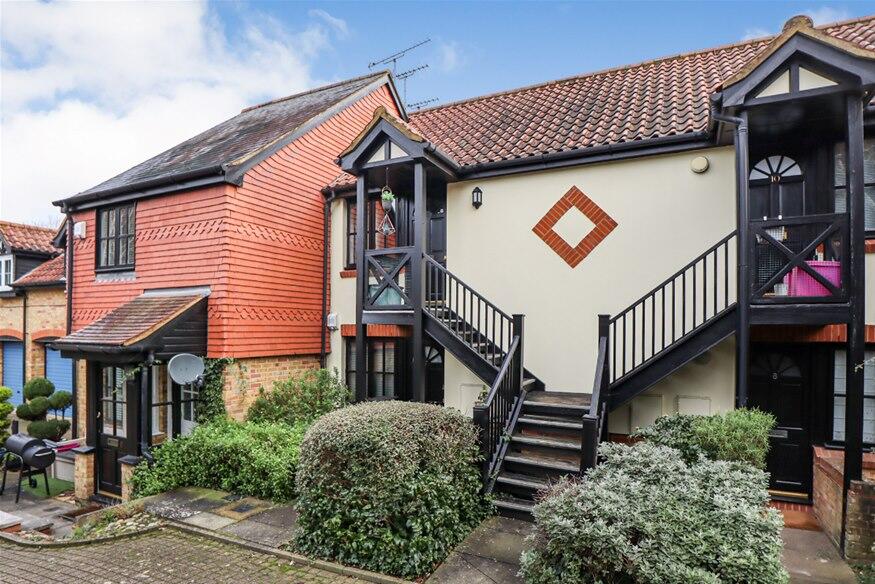 Cosne Mews, Walkers Road, Harpenden, AL5