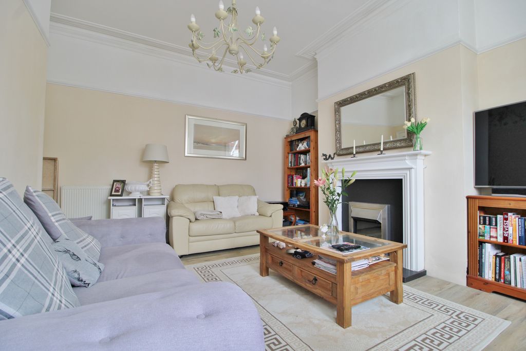 Additional image 6 of 2 bed flat for saleWhitwell Road, Southsea PO4