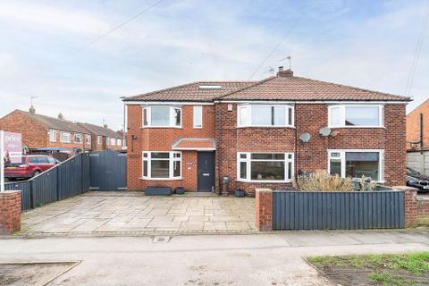 Maythorn Road, Huntington, York YO31