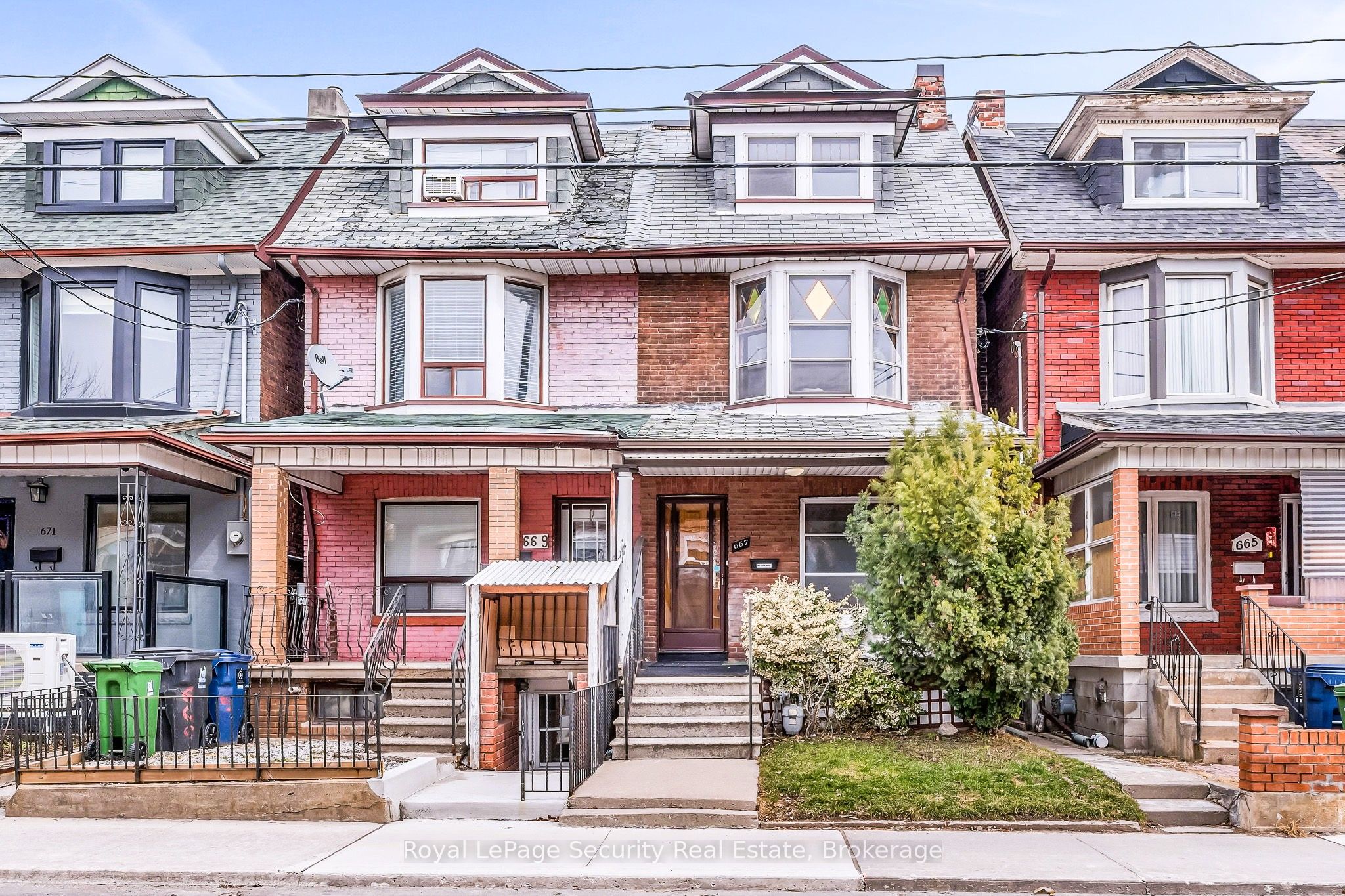 667 Ossington Avenue, Toronto, ON, M6G 3T6