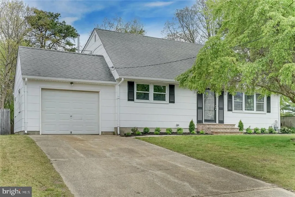990 Sandy Circle, Manahawkin, NJ 08050