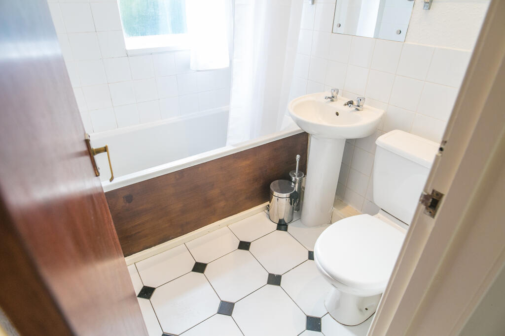 Additional image 9 of Poole Crescent - 4 bed, Harborne, West Midlands, B17